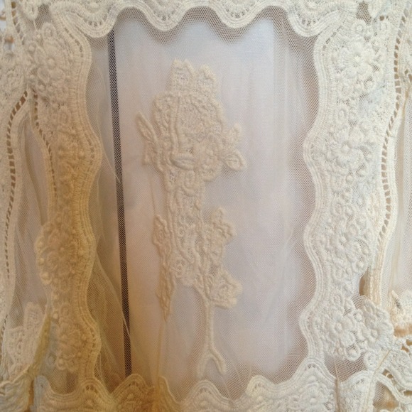 Floral crochet vest. New! Never worn. - Picture 4 of 4