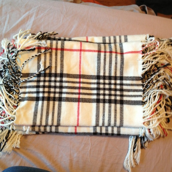 Scarf - Picture 1 of 2