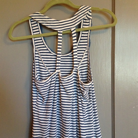 Blue and white top - Picture 3 of 4