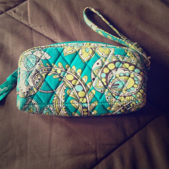 Vera Bradley Clutches & Wallets - SOLD In BUNDLE Vera Bradley wristlet