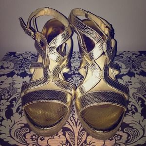 🚫Sold🚫Michael Kors gold wedges!