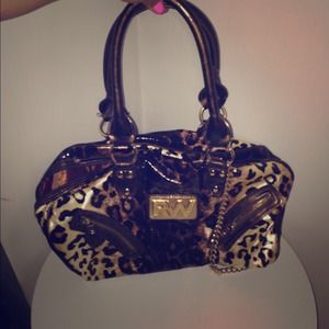 SOLD!!!🚫Cheetah Rocawear purse !!