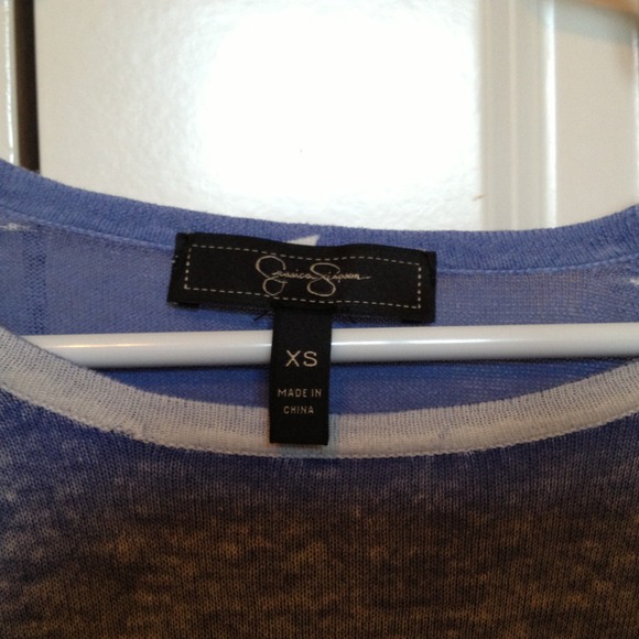 Jessica Simpson 3/4 sleeve lightweight top - Picture 2 of 4