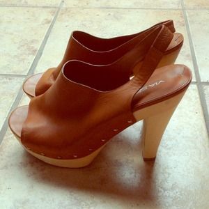 Via Spiga Wooden Platform