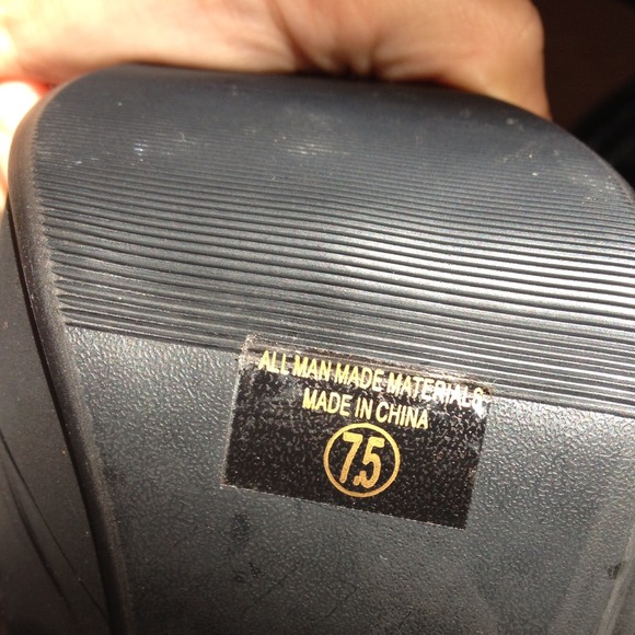 Black heels - Picture 3 of 3