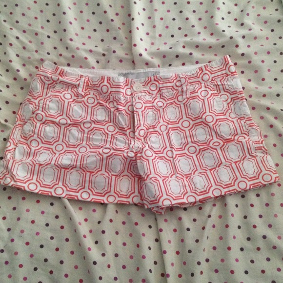 Old Navy Pants - 🚫 SOLD 🚫 Adorable Patterned Low Rise Shorts