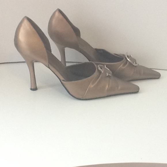 Shoes - Picture 2 of 3