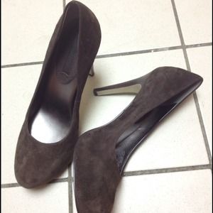 Banana Republic suede platform heels in chocolate