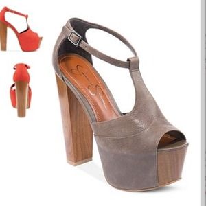 Dany by Jessica Simpson