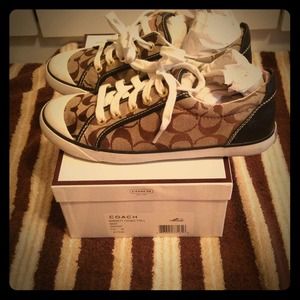 Authentic Coach Barrett sneaker size 7.5.