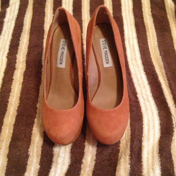 Authentic Steve Madden Pammy wedge size 6. - Picture 3 of 4