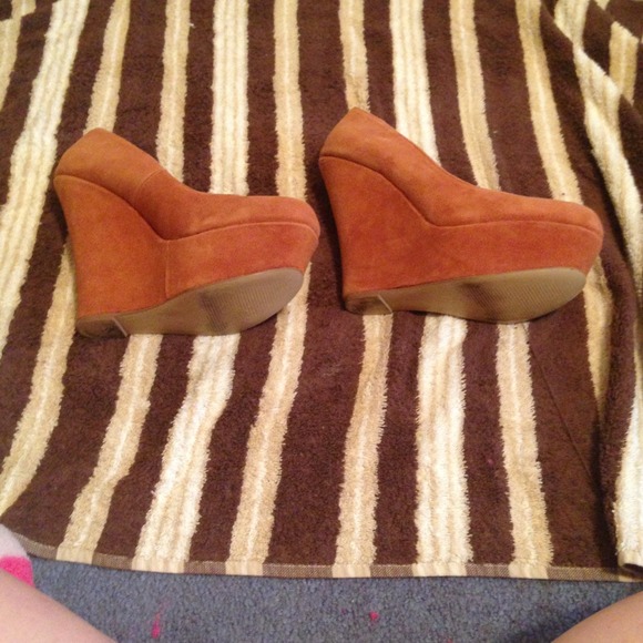 Authentic Steve Madden Pammy wedge size 6. - Picture 4 of 4