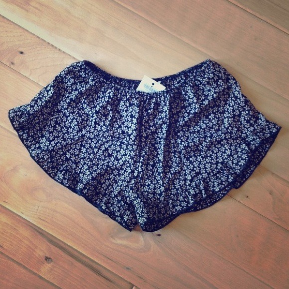 Brandy Melville vodi shorts