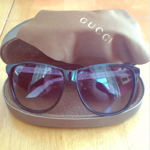 🚫Sold🚫Authentic black Gucci sunglasses