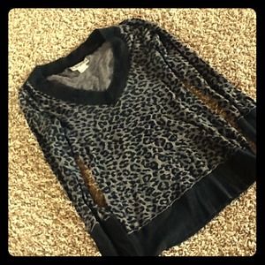 Bundle v neck and shoes with bow