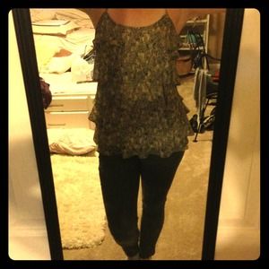 Cute top! Good for curvy ladies