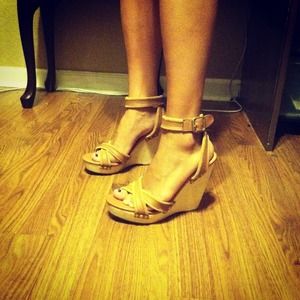 REDUCED! Collin Stewart tan wedges Size 6.5!