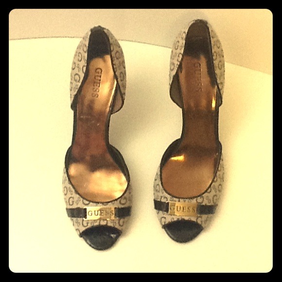 Shoes - Picture 1 of 3