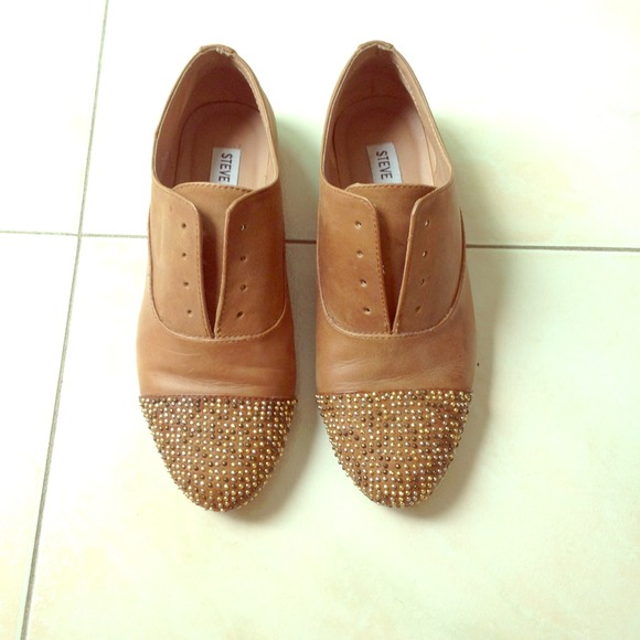 Steven Madden Tapps studded oxfords size 6!!