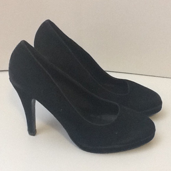 Shoes - Picture 3 of 3