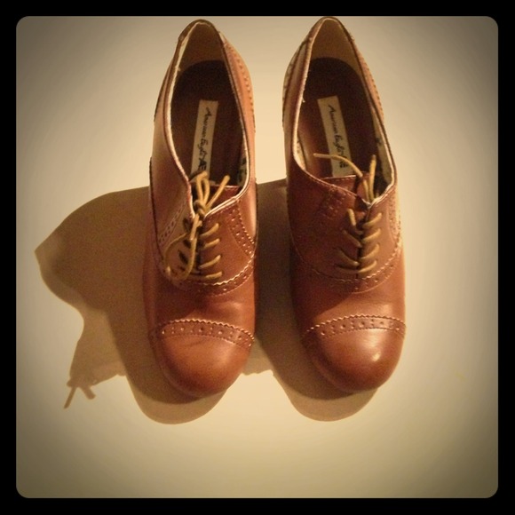 BROWN OXFORD HEELS (ON HOLD FOR JADED-STARLET)