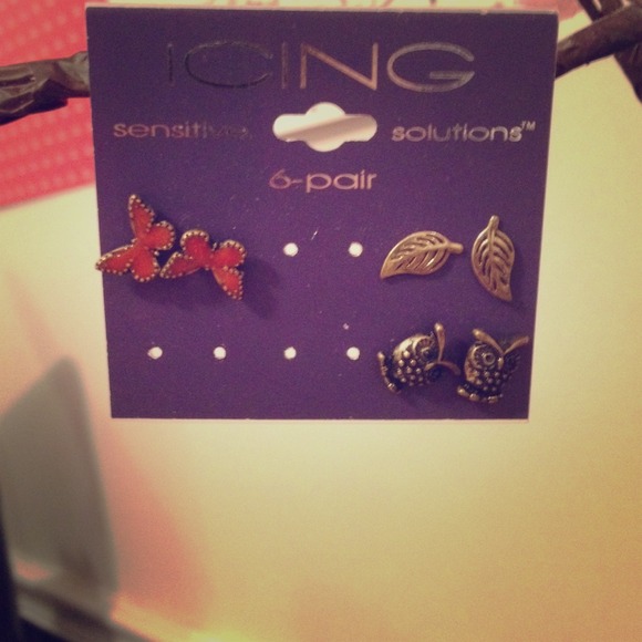 3 pairs of super cute earrings!