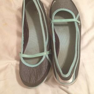 Nike sport flats!!!