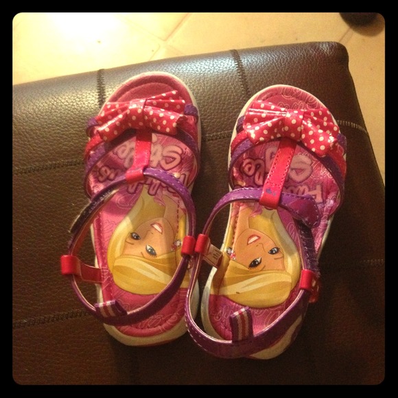 Toddler 10. Barbie sandals w/ poke a dot bow