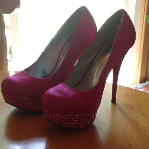 Qupid 8' platform high heels. Hot pink. Silk. - Picture 2 of 4