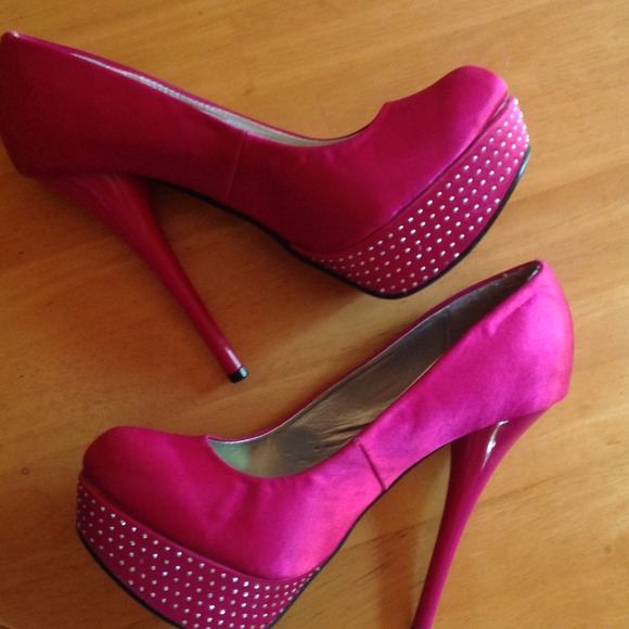 Qupid 8' platform high heels. Hot pink. Silk. - Picture 4 of 4