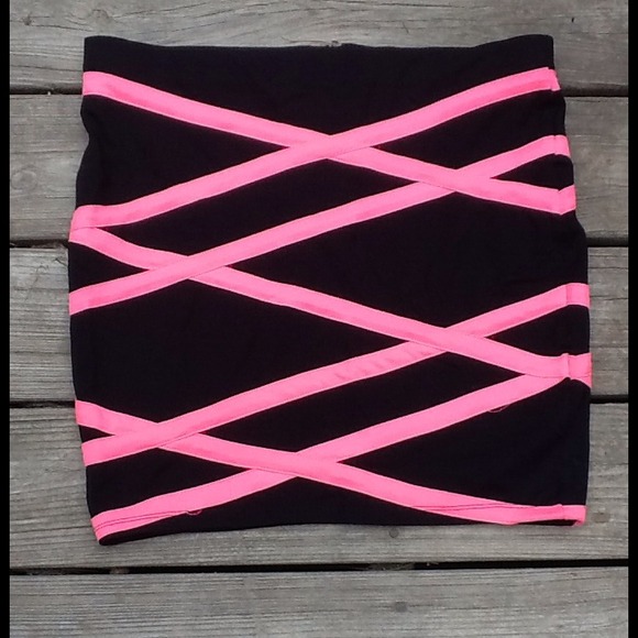 SOLD💜pink and black bodycon skirt