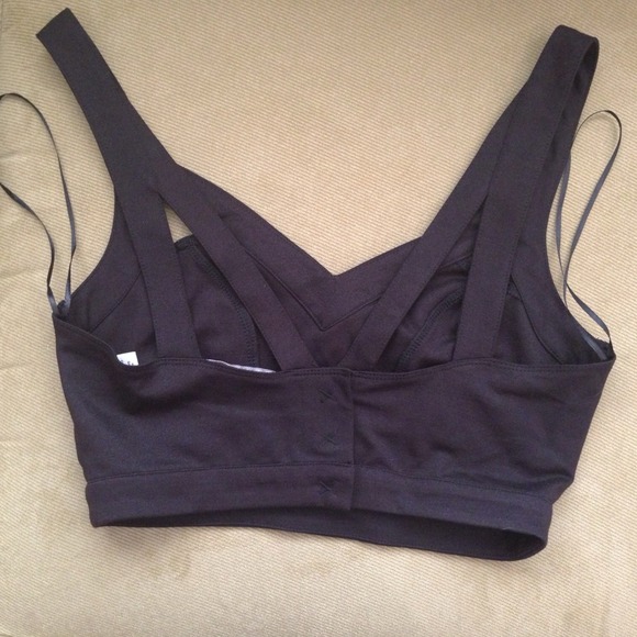 ❤️HOLD❤️Finders Keepers Cutout / Mesh Croptop - Picture 3 of 4