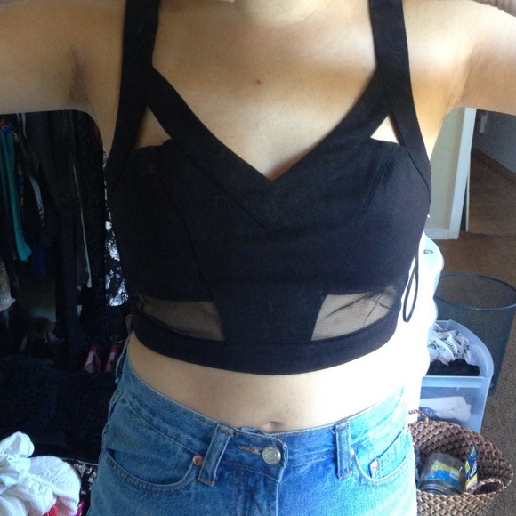 ❤️HOLD❤️Finders Keepers Cutout / Mesh Croptop - Picture 4 of 4