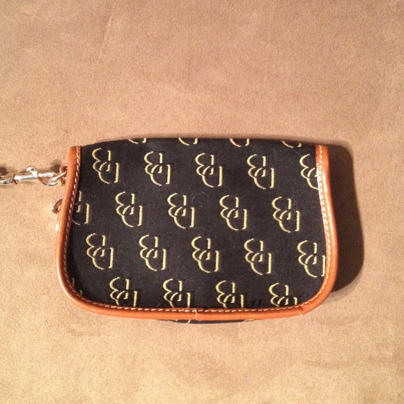 NWOT Dooney & Bourke wristlet - Picture 4 of 4