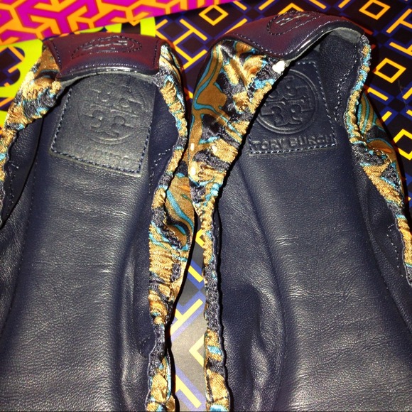 ✋Sold✋Authentic tory burch Eddie flats - Picture 3 of 4