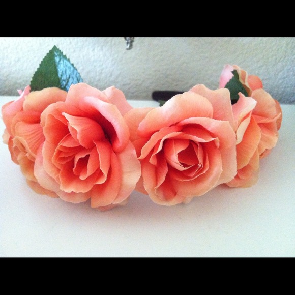 🌻SOLD 🌻Rose flower crown