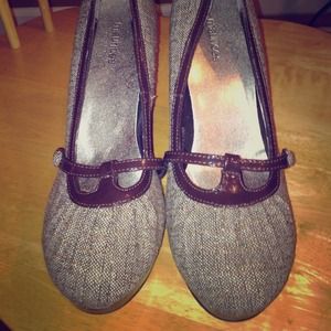 Size 9, brown tweed Mary Janes.