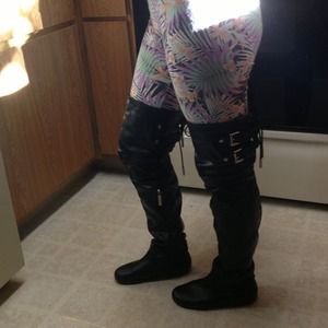 🚫RESERVED BUNDLE🚫 Black knee high flats & shorts