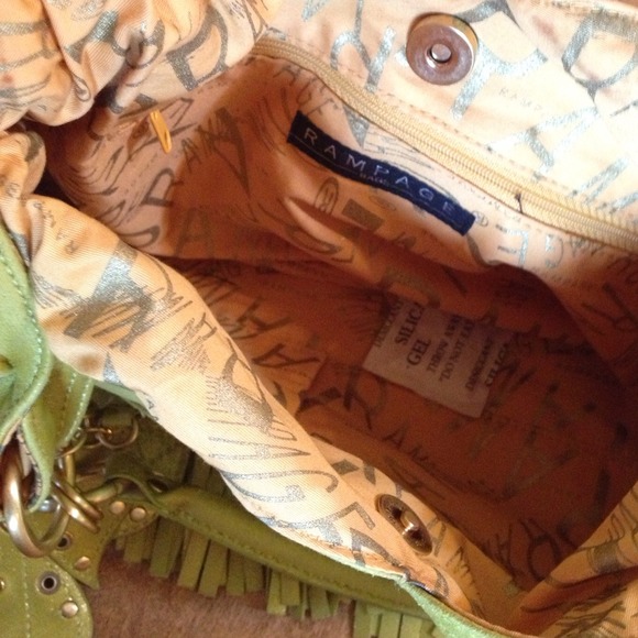 NWOT! 🎉Host Pick🎉Awesome fringe leather purse! - Picture 4 of 4