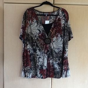 V-neck dress shirt with sequence