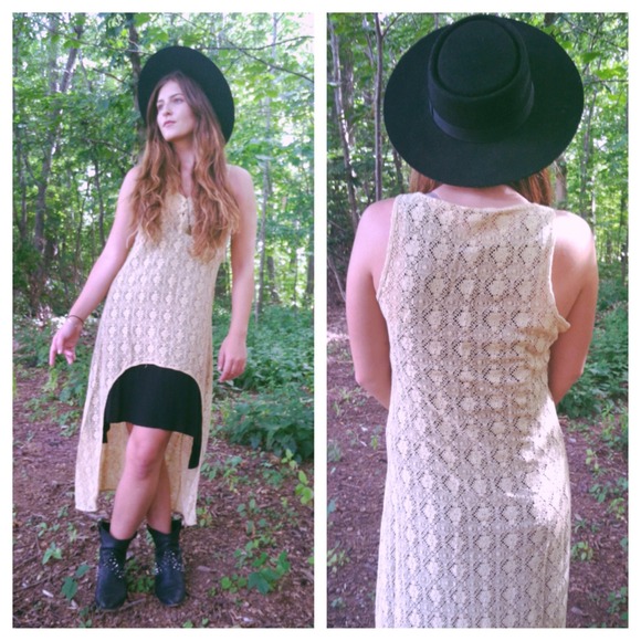 Forever 21 Dresses & Skirts - hi low lace dress