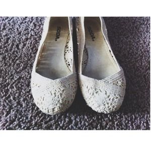 Soda Crochet Flats
