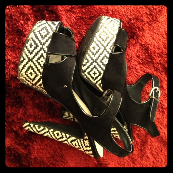 Black sexy heels!