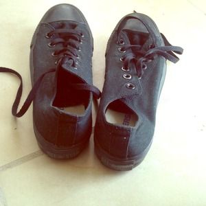 Black converse size 8