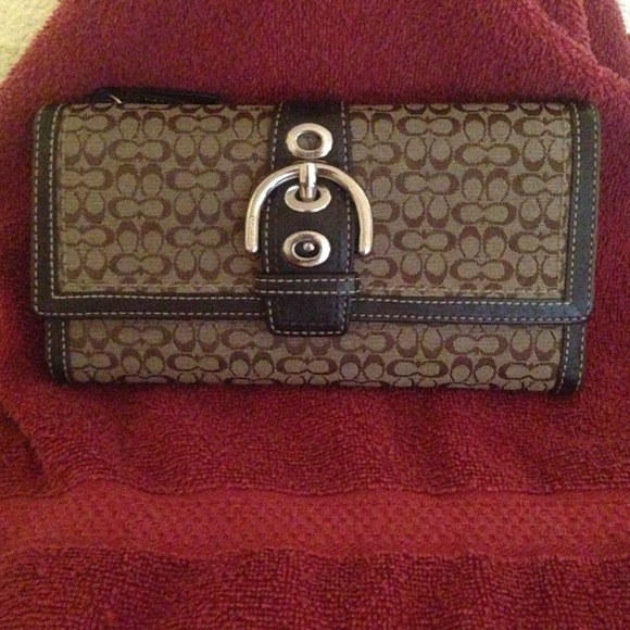 Coach Signature Wallet 100% Authentic