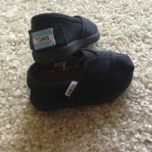 Tiny Toms size T3 NWOT