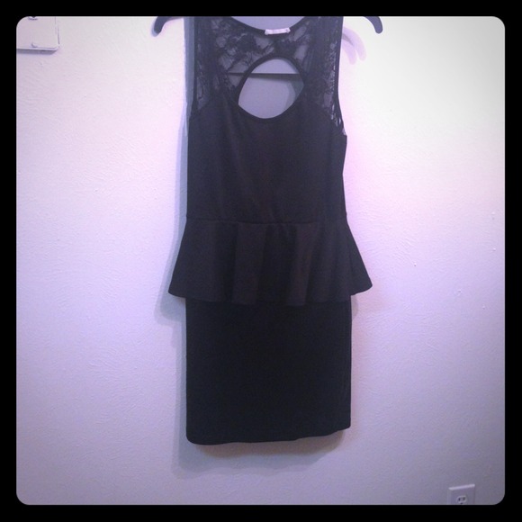 Black replum dress