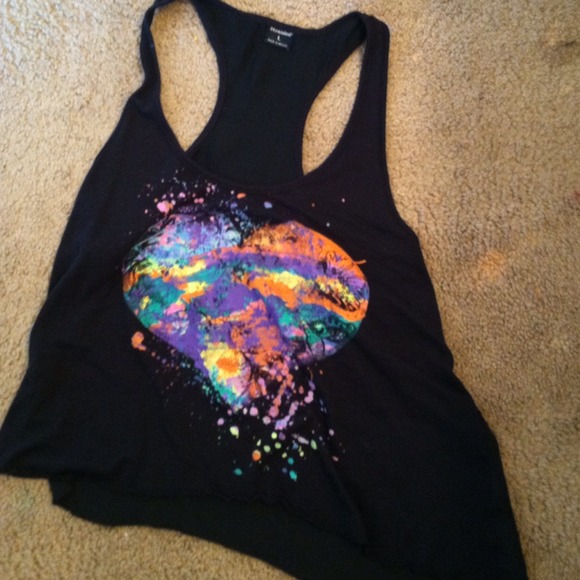 Black tank top with paint splattered heart