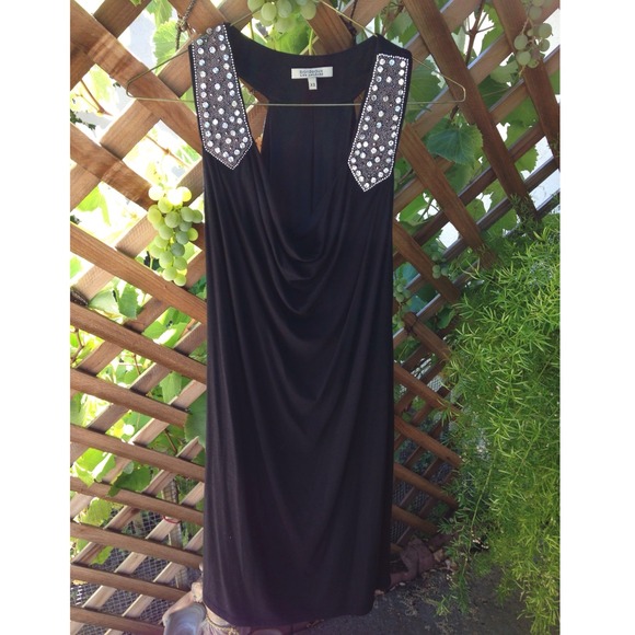 Bordeaux Los Angeles Black Dress - Picture 4 of 6