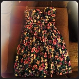 Floral strapless dress